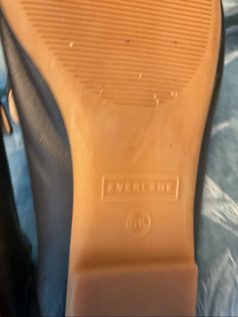 Everlane Black Leather Elastic-Back Slip-On Loafers - Picture 7 of 7
